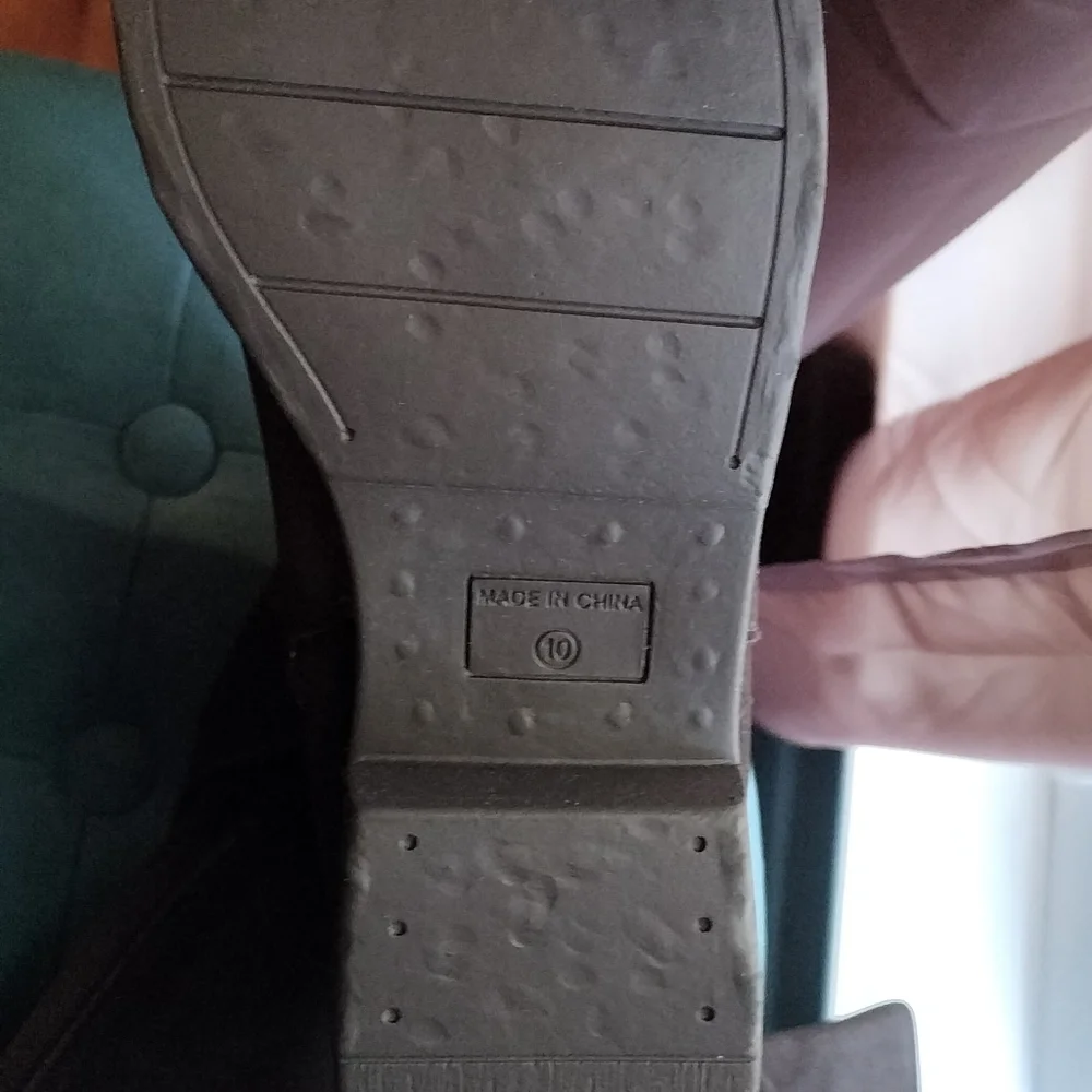 Women's Wide-Calf Boots - Picture 2 of 8